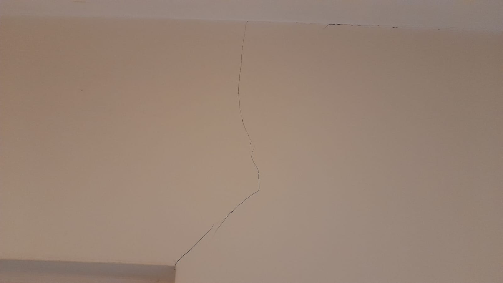 Subsidence cracks on a wall Birmingham