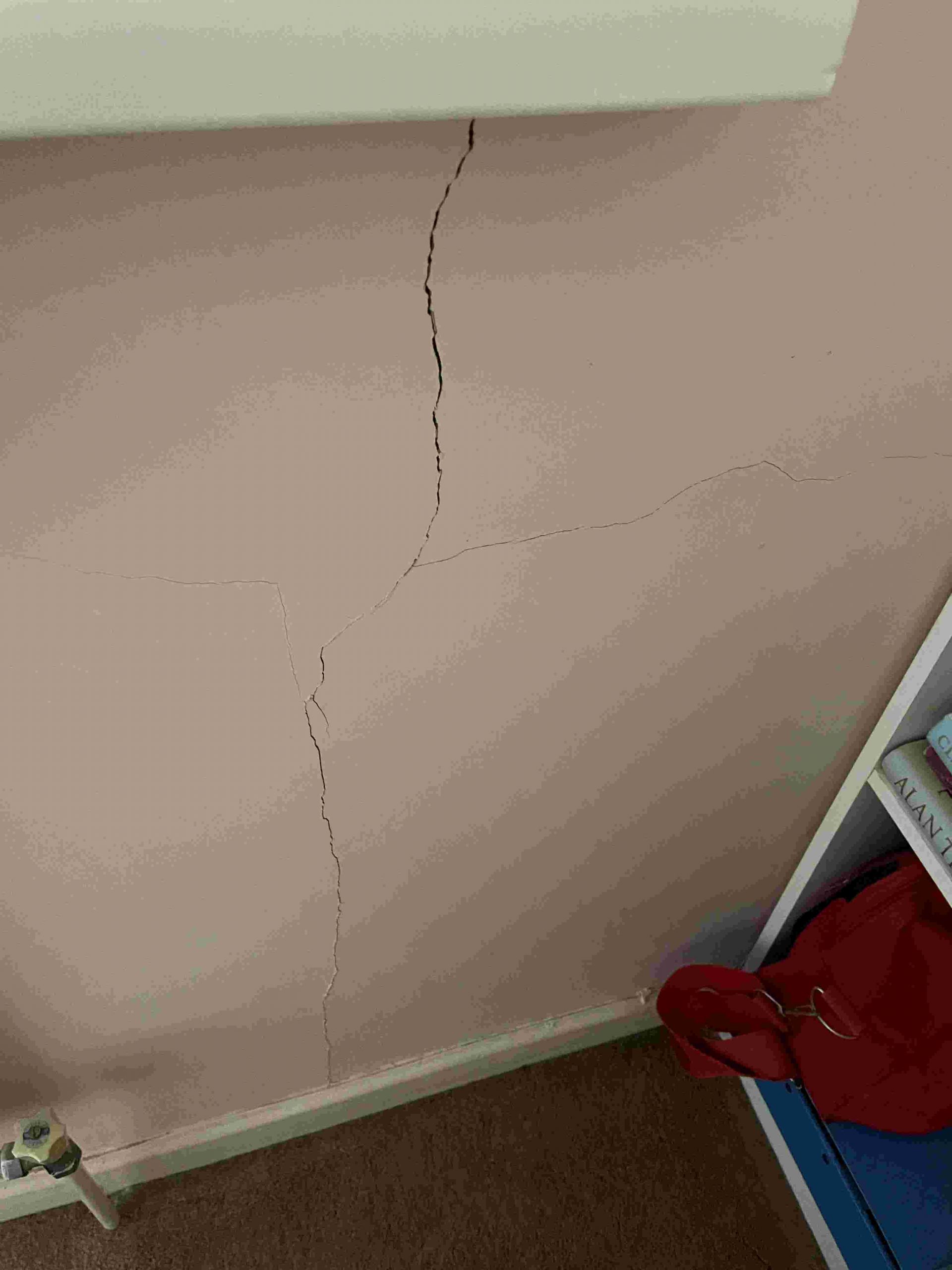 cracks in house wall ipswich suffolk