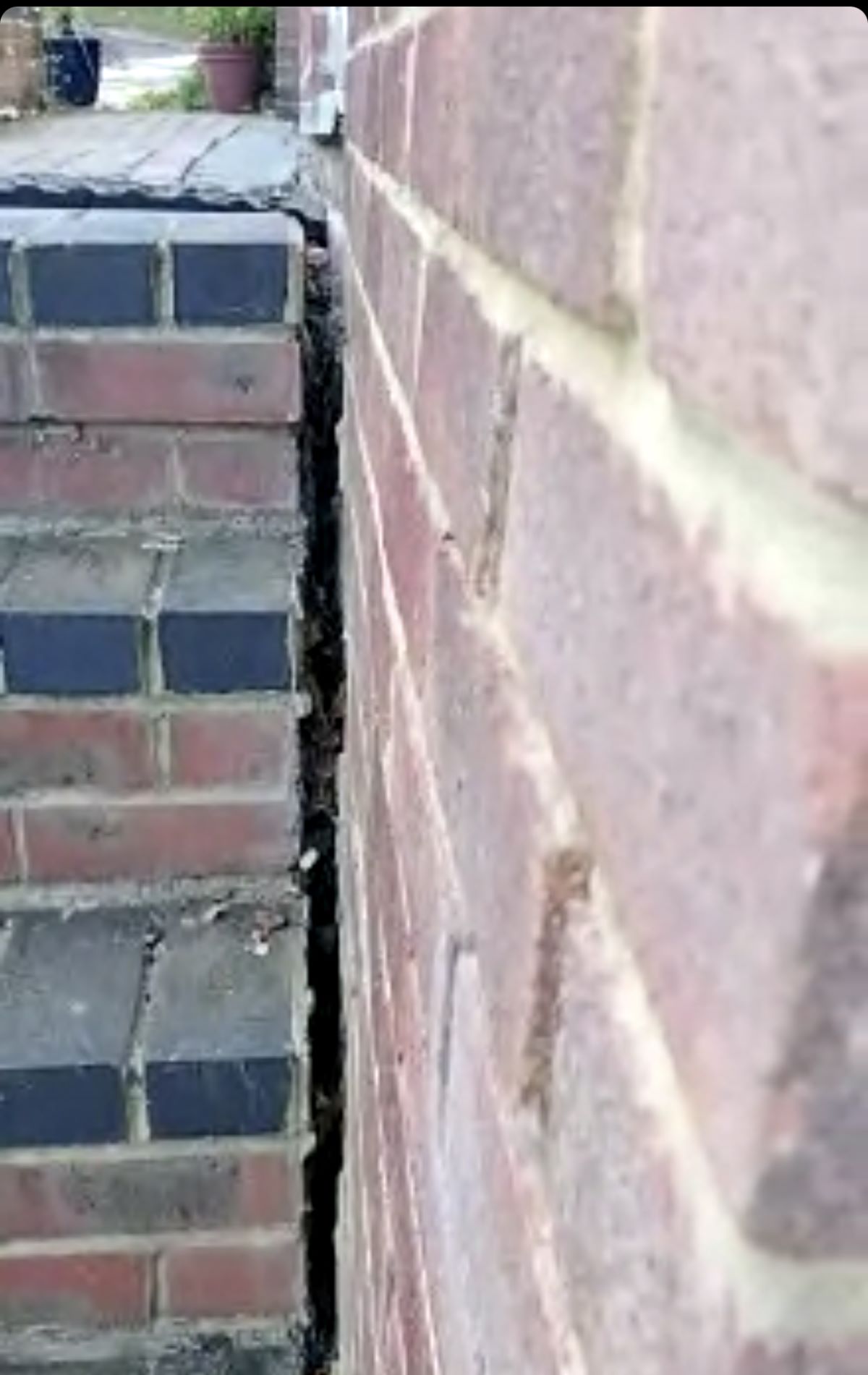 cracks in house wall Reigate Redhill Surrey