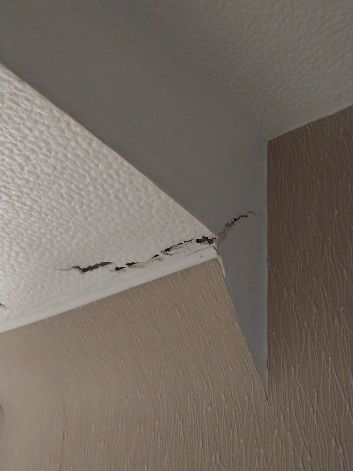cracks in house wall Liverpool Merseyside
