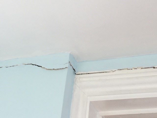 cracks in house wall milton keynes buckinghamshire