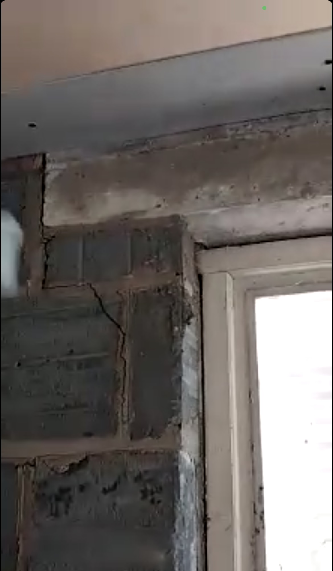 cracks in house wall stafford